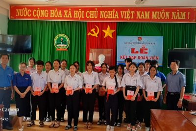 LỄ KẾT NẠP ĐOÀN VIÊN MỚI!